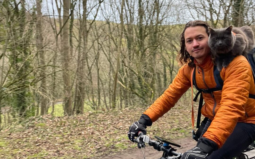 Walkies! Sheffield’s adventure cat goes on hikes and bike rides with owner