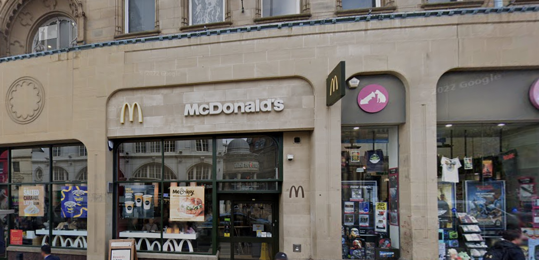 Breaking News: Armed police outside McDonalds in Sheffield City Centre after dog attack