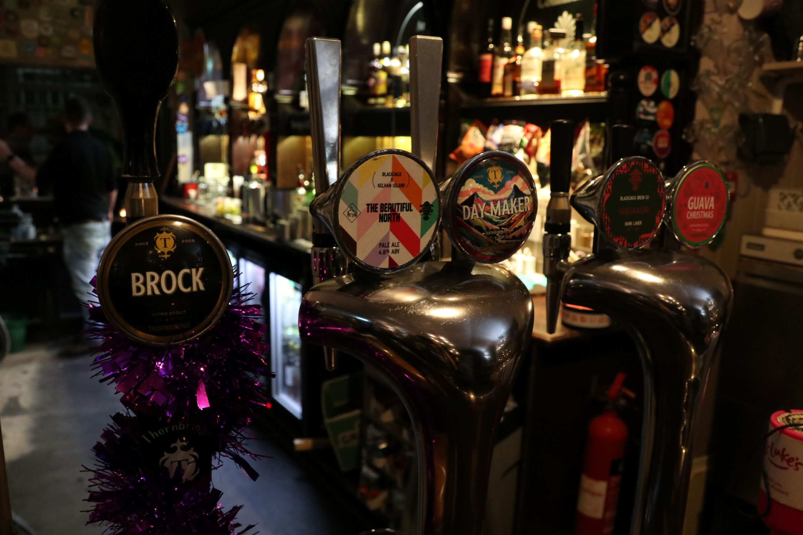 Breweries unite to launch exclusive trans-Pennine pint in Sheffield pub