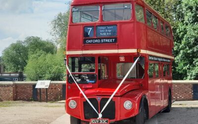 Unique hop-on hop-off bus connects three Sheffield villages in Christmas event