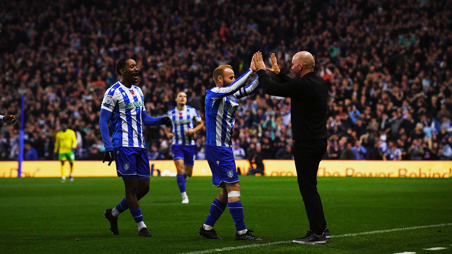shef wed Henrik Pedersen and the Sheffield Wednesday players